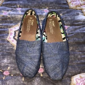 Toms shoes